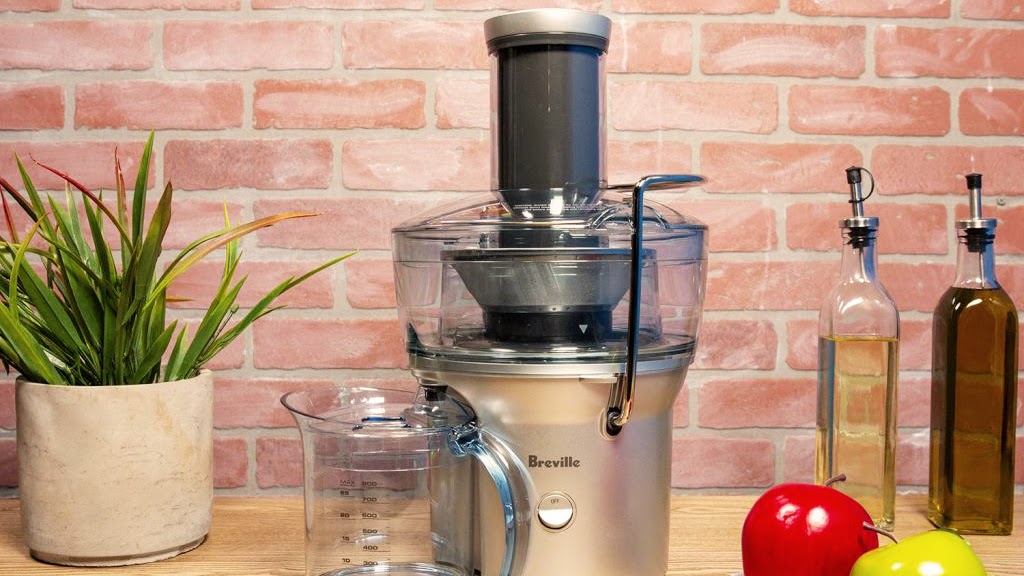 Breville Juice Fountain Compact BJE200XL being tested