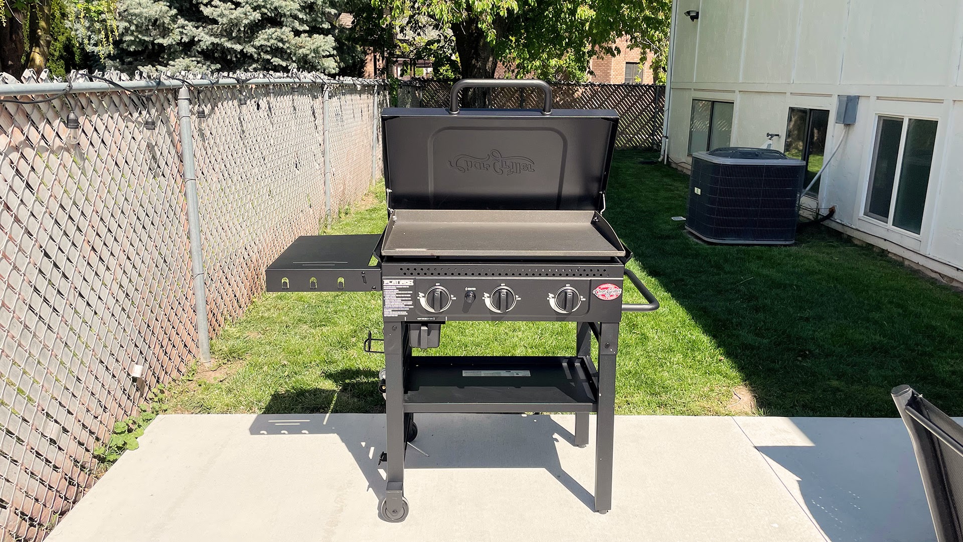 Char-Griller 3 Burner Griddle being tested in writer's home