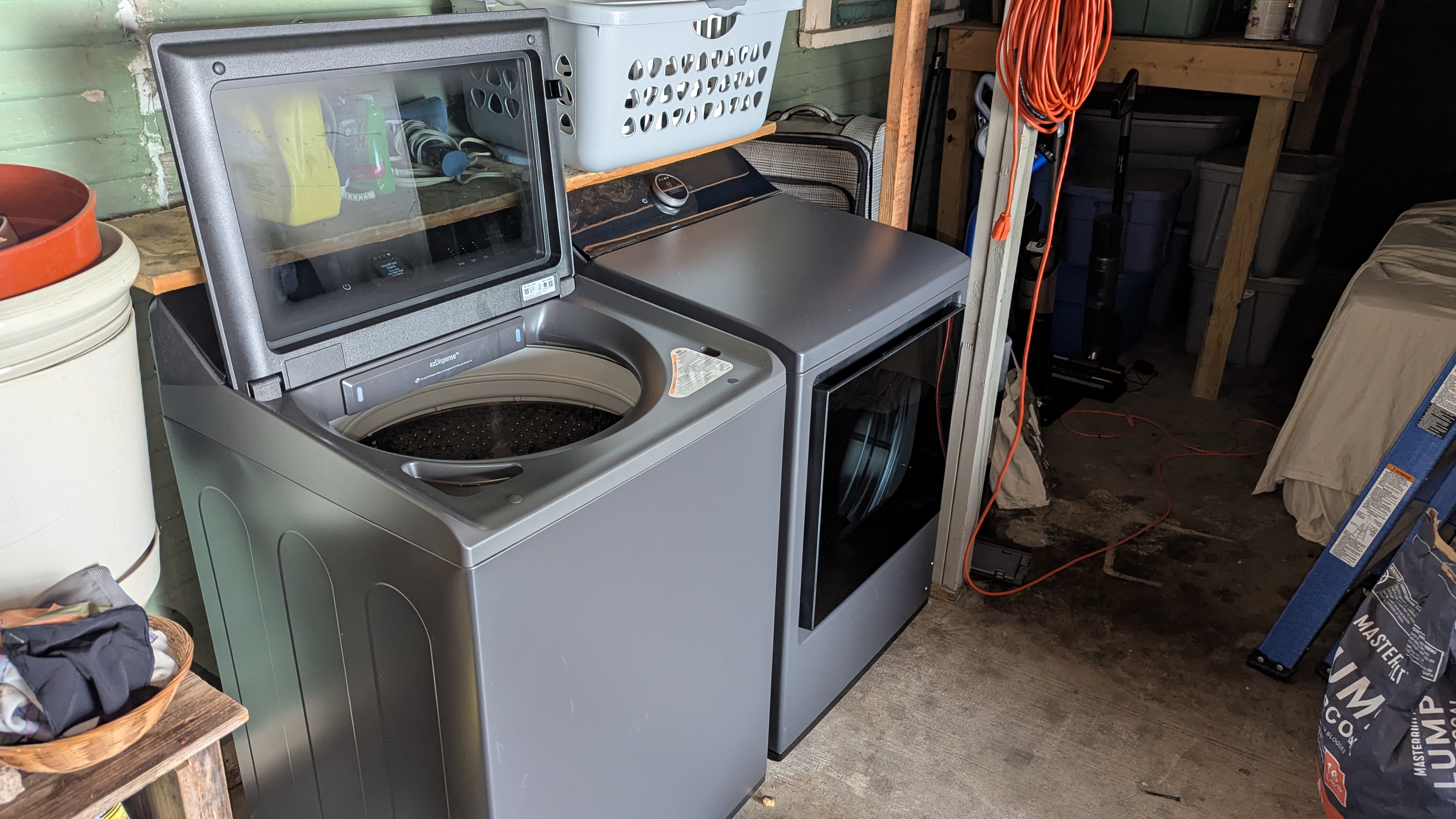 LG 5.5 cu. ft. Mega Capacity Smart Top Load Washer